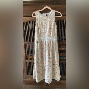 NWTs Vince Camuto Cream and Tan Lace Dress Size 10